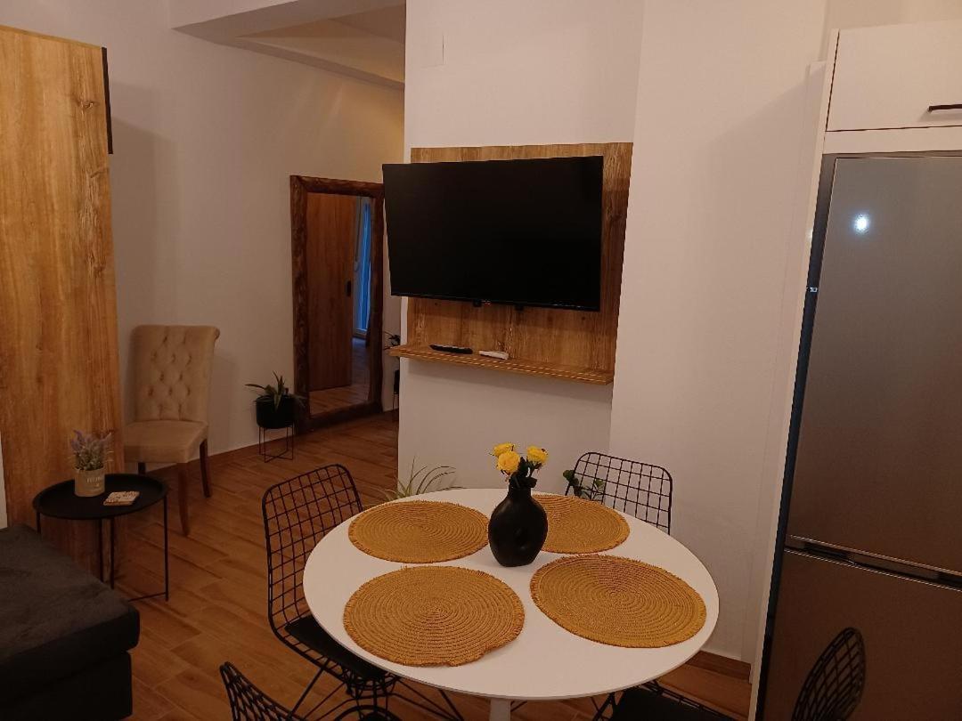Kirkis Apartment *